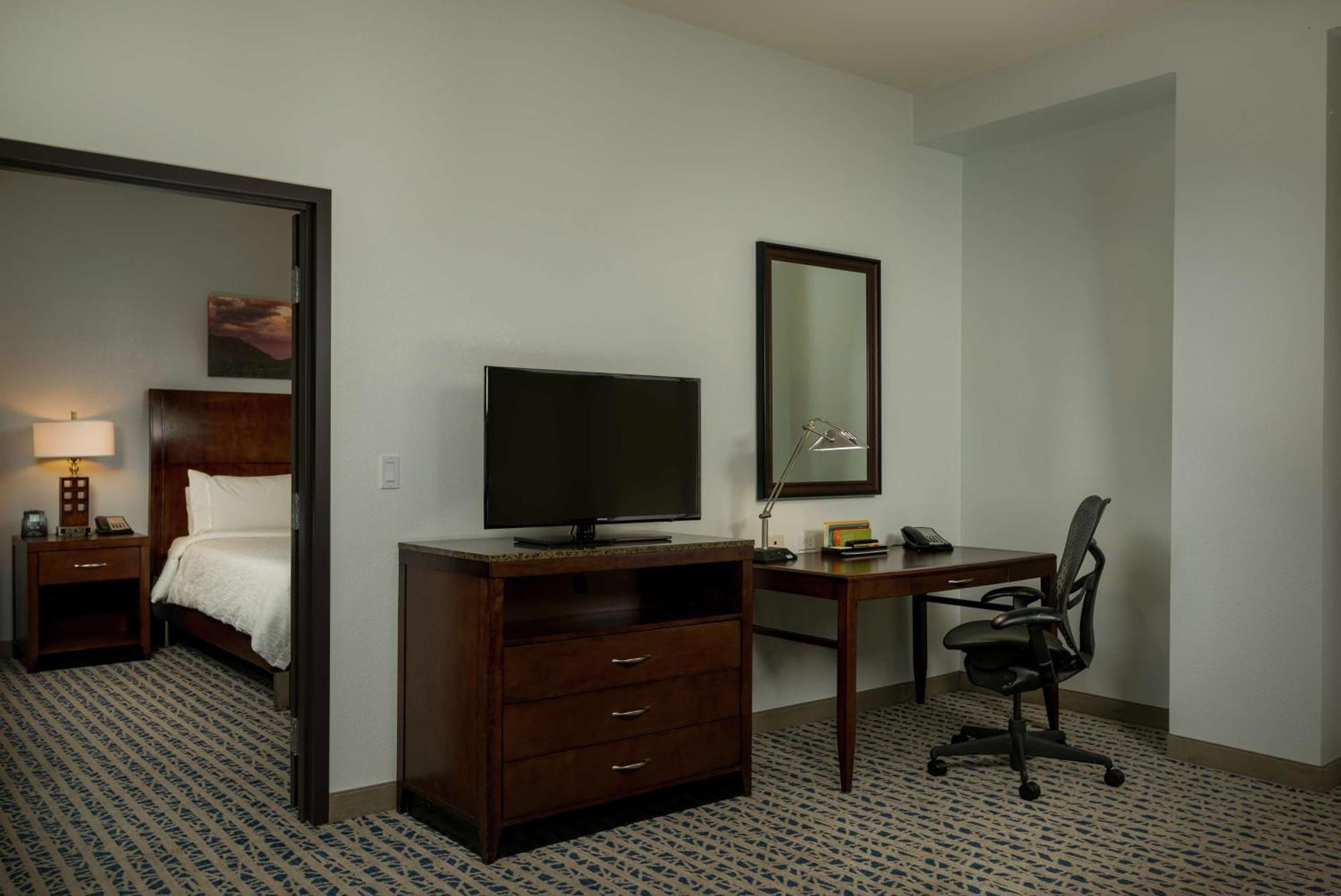 Hilton Garden Inn Phoenix Airport North Exterior foto
