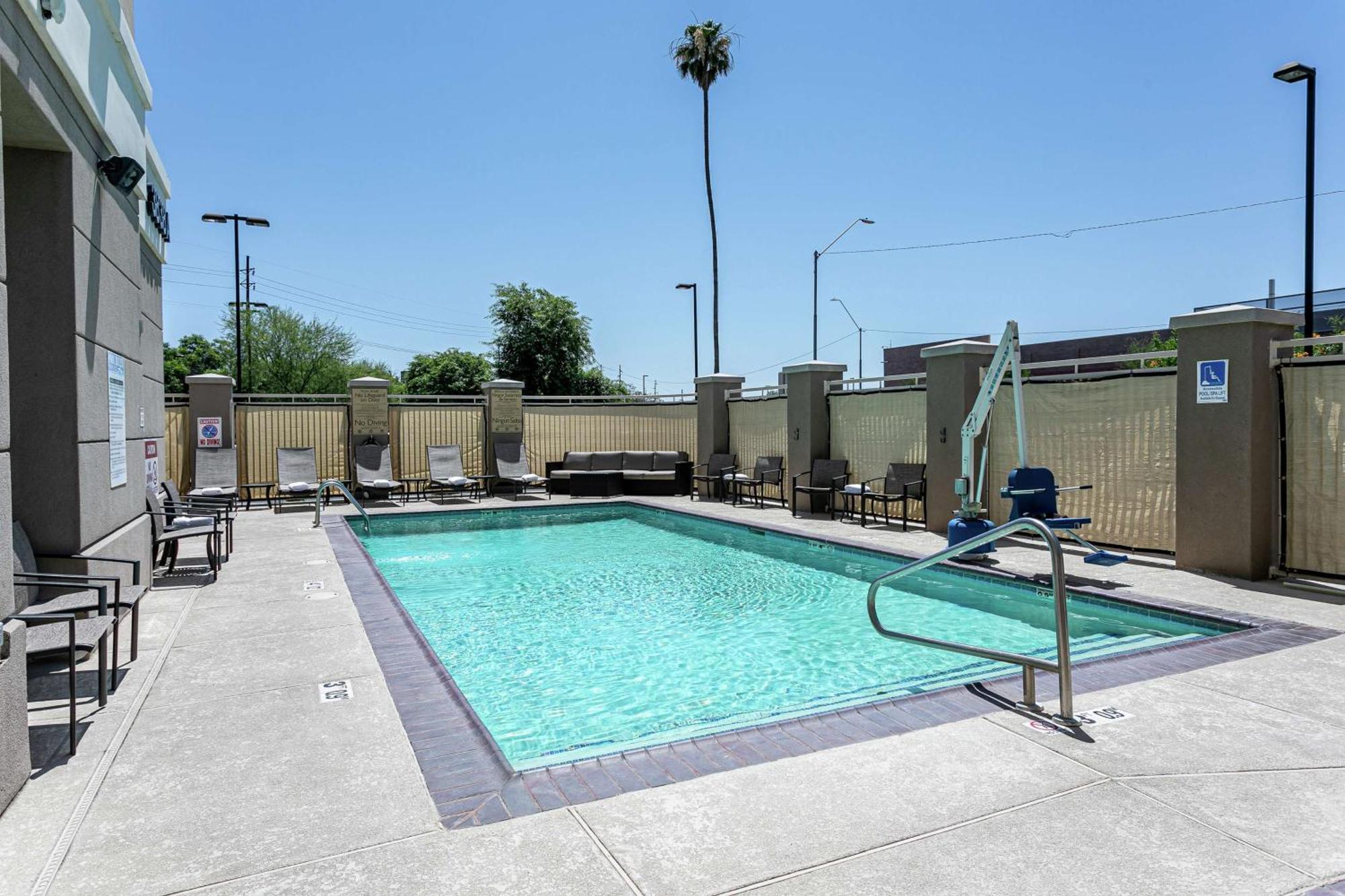 Hilton Garden Inn Phoenix Airport North Exterior foto
